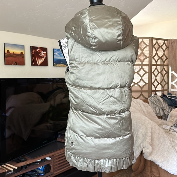 Reversible Lululemon Vest - Med - Picture 5 of 7